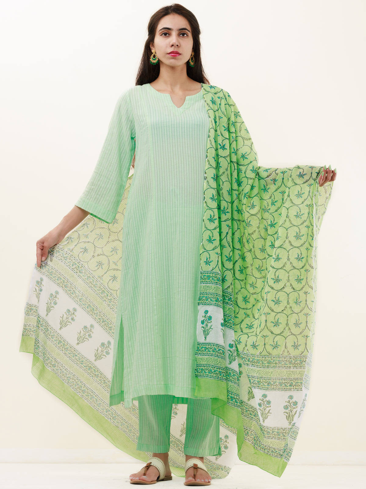 Roz Sukoon Set Of Kurta Pants Kota Dupatta