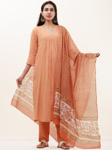 Roz Anam Set Of Kurta Pants Kota Dupatta