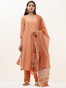 Roz Anam Set Of Kurta Pants Kota Dupatta