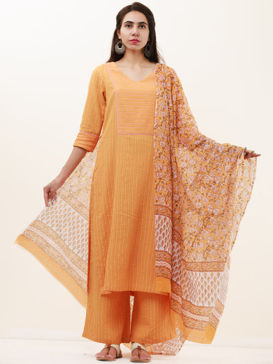 Roz Natasha Set Of Kurta Pants Kota Dupatta