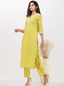 Parv Resha Set Of Kurta Pants Kota Dupatta