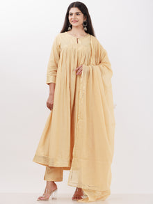 Parv Geeta Set Of Kurta Pants Kota Dupatta