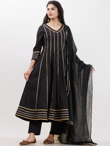 Parv Kyanat Set Of Kurta Pants Kota Dupatta