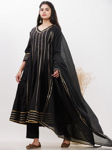 Parv Kyanat Set Of Kurta Pants Kota Dupatta