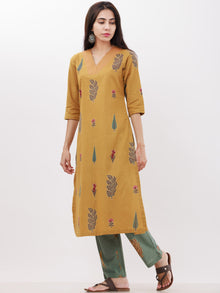 Roz Sarah Set Of Cotton Linen Kurta Pants Dupatta