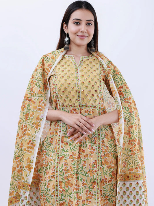 Roz Albeli Set Of Kurta Pants Dupatta