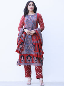 Ajrakh Nazmil Set Of Kurta Pants Dupatta