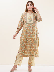 Umang Tarana Set Of Kurta Pants Dupatta