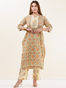 Umang Tarana Set Of Kurta Pants Dupatta