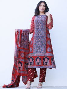 Ajrakh Nazmil Set Of Kurta Pants Dupatta