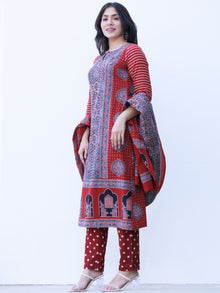 Ajrakh Nazmil Set Of Kurta Pants Dupatta