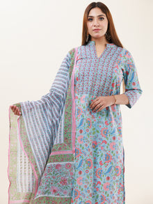 Umang Falak Set Of Kurta Pants Dupatta