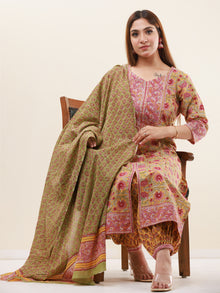 Umang Parineeta Set Of Kurta Pants Dupatta