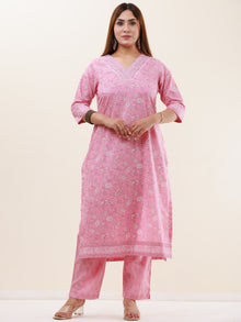 Umang Saima Set Of Kurta Pants Dupatta