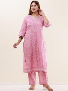 Umang Saima Set Of Kurta Pants Dupatta