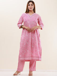 Umang Saima Set Of Kurta Pants Dupatta