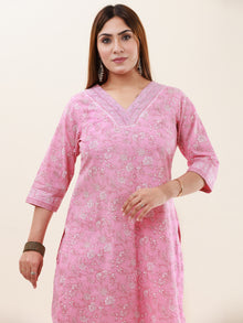 Umang Saima Set Of Kurta Pants Dupatta