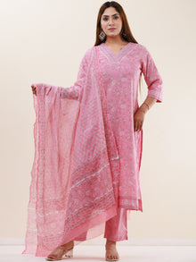 Umang Saima Set Of Kurta Pants Dupatta