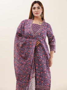 Umang Tasha Set Of Kurta Pants Dupatta