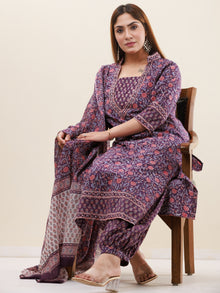 Umang Tasha Set Of Kurta Pants Dupatta