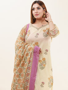 Umang Kashish Set Of Kurta Pants Dupatta