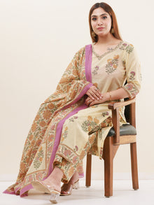 Umang Kashish Set Of Kurta Pants Dupatta