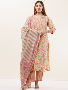 Umang Fiza Set Of Kurta Pants Dupatta