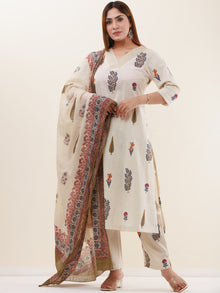 Umang Raima Set Of Kurta Pants Dupatta