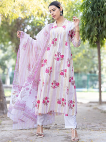 Roz Meesha Set Of A Line Kurta Pants Dupatta