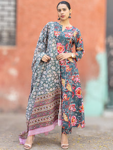 Roz Mira Set Of Kali Kurta Pants Dupatta