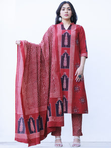 Ajrakh Zubeda Set Of Kurta Pants Dupatta