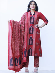 Ajrakh Zubeda Set Of Kurta Pants Dupatta