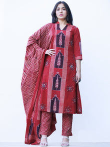 Ajrakh Zubeda Set Of Kurta Pants Dupatta