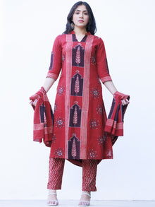 Ajrakh Zubeda Set Of Kurta Pants Dupatta