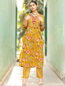 Roz Isha Set Of Straight Kurta Pants Dupatta