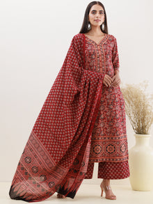 Ajrakh Naaz Set Of Kurta Pants Dupatta