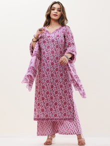 Gazal Fitrat Set Of Kurta Pants Dupatta