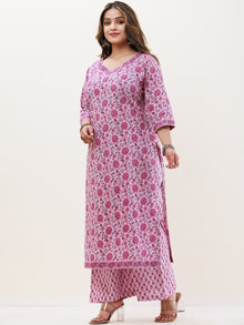 Gazal Fitrat Set Of Kurta Pants Dupatta