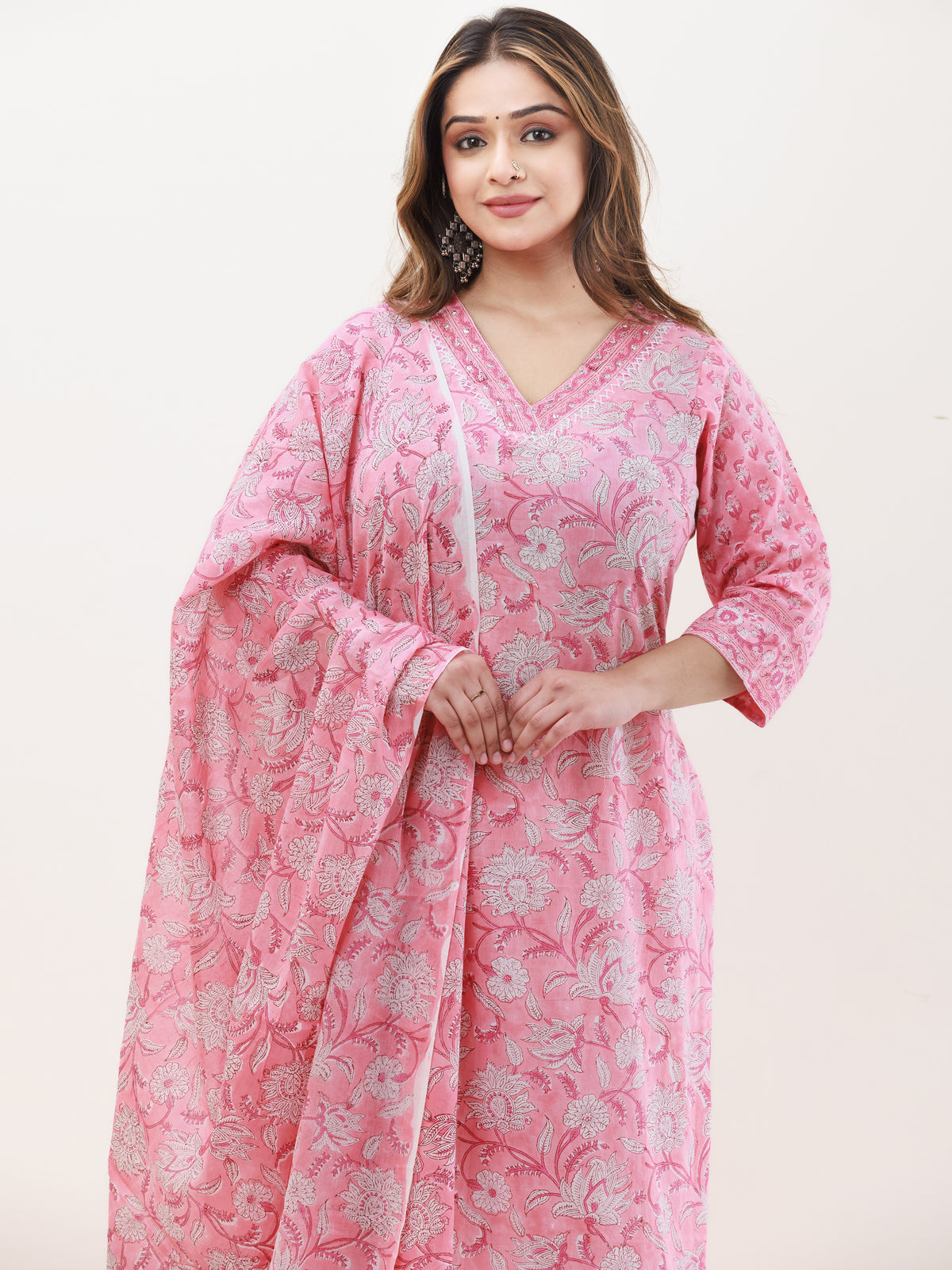 Gazal Nyra Set Of Kurta Pants Dupatta