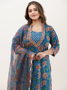 Gazal Ruhani Set Of Kurta Pants Dupatta