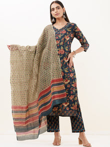 Umang Sheetal Set Of Kurta Pants Dupatta