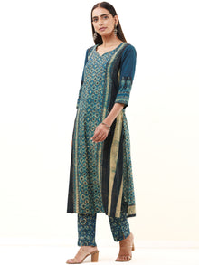 Ajrakh Damini Set Of Kurta Pants Dupatta