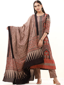 Ajrakh Sonia Set Of Kurta Pants Dupatta