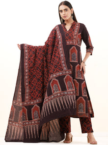 Ajrakh Nupur Set Of Kurta Pants Dupatta