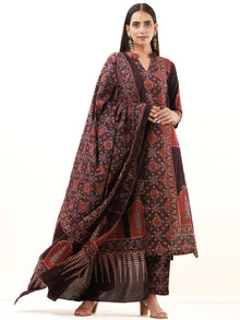 Ajrakh Diya Set Of Kurta Pants Dupatta