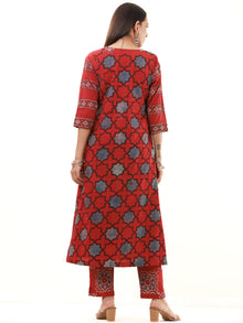 Ajrakh Prerna Set Of Kurta Pants Dupatta