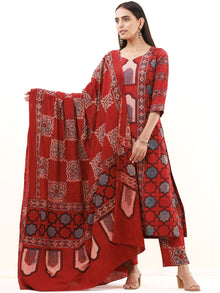 Ajrakh Prerna Set Of Kurta Pants Dupatta