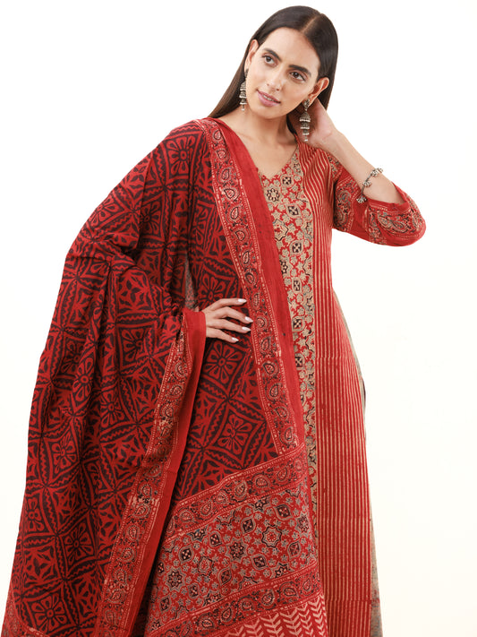 Ajrakh Neena Set Of Kurta Pants Dupatta