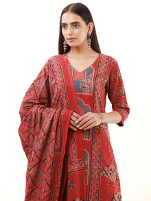 Ajrakh Fiza Set Of Kurta Pants Dupatta