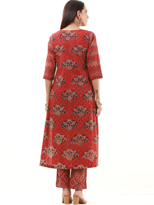 Ajrakh Fiza Set Of Kurta Pants Dupatta